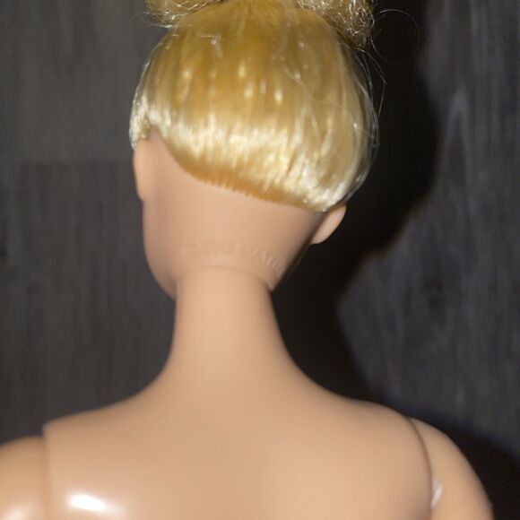 Barbie Curvy Fashionista Bun Chubby 2013 Head, 2015 Made In China 1186 MJ- 11” - Picture 5 of 9
